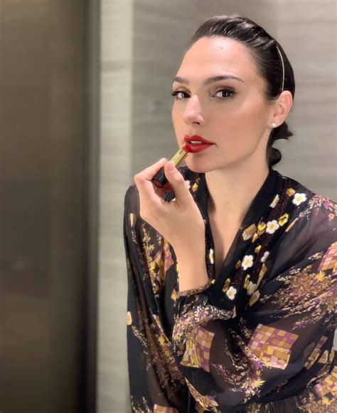 gal gadot beauty.